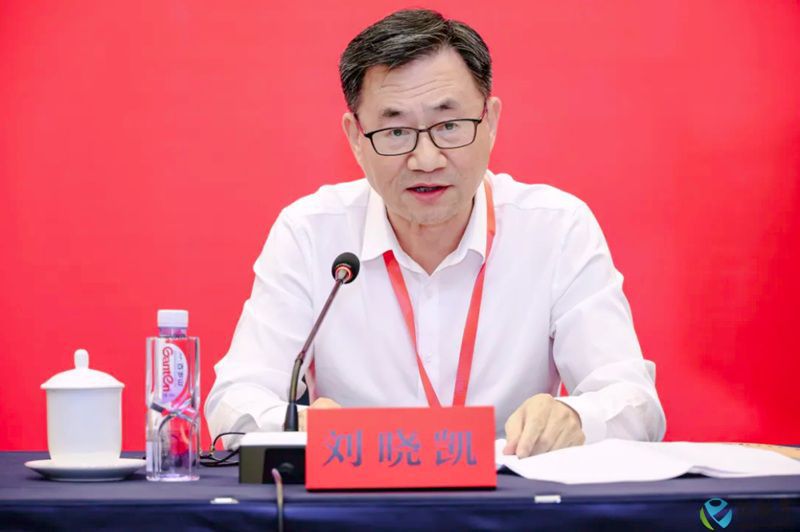 小凯就职发言-800.jpg