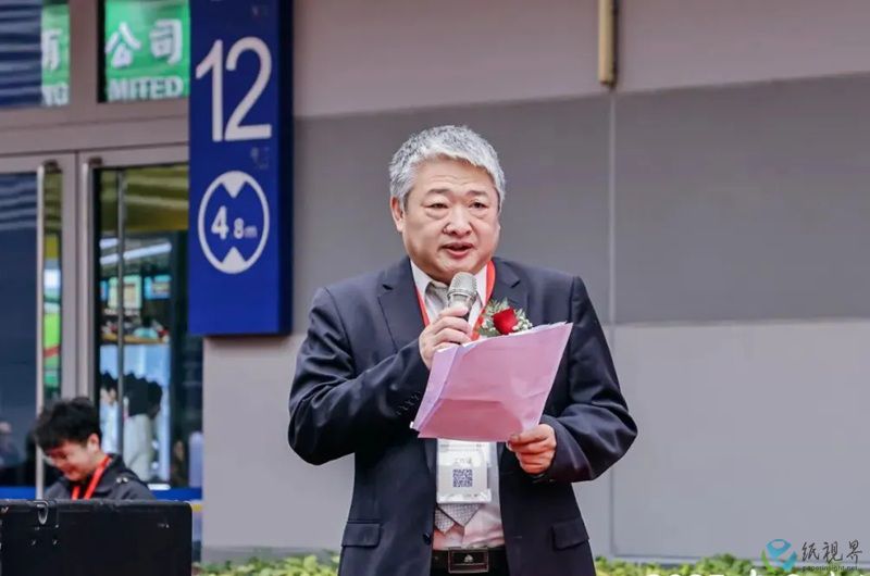 钱毅-8.jpg 钱毅-8.jpg